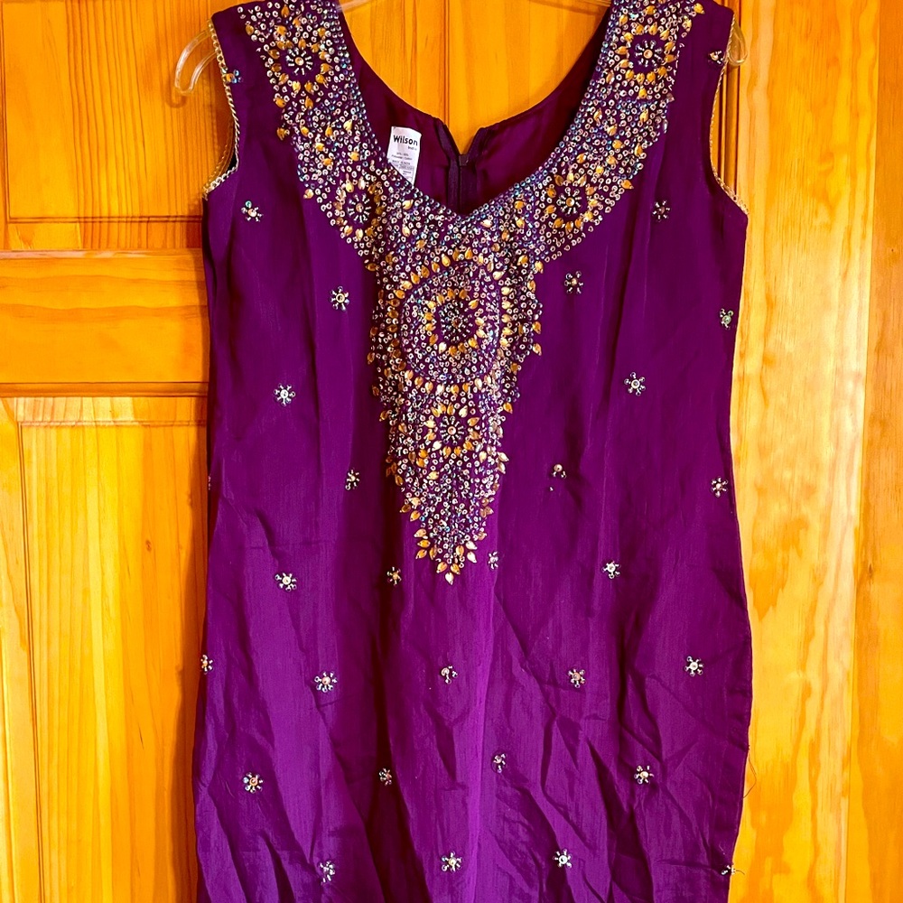 Womens shalwar kameez. Worn once size small